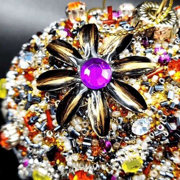 Sugar Skull Ornament Pier 1 Rhinestone Beaded Sequins Retired Halloween Gold v2 - Picture 7 of 10